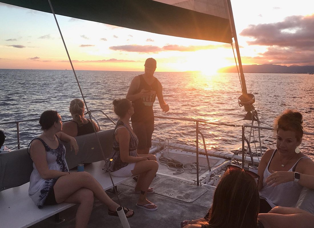 Waikiki sunset sail with ocean views and Diamond Head