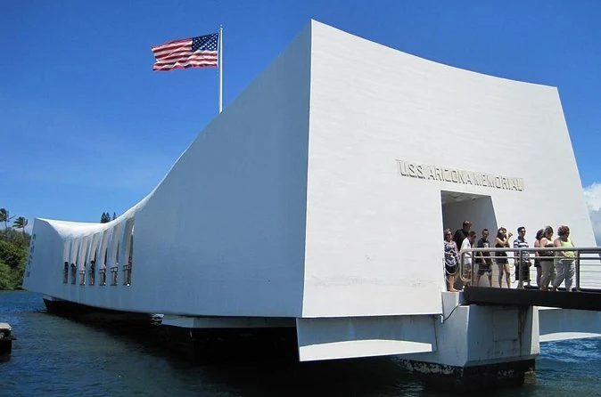 Pearl Harbor and Honolulu Tour — Confirm Memorial Inclusions